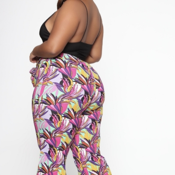 Fashion 𝗡𝗼𝘃𝗮- Woman's World Stop Printed Flare Pants - Picture 3 of 3